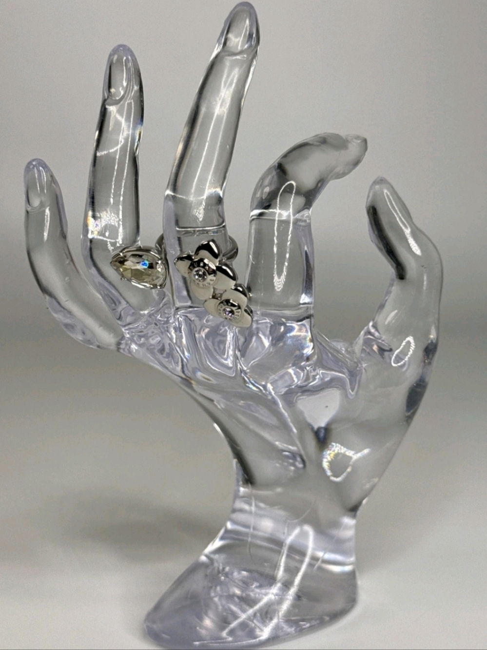 henri bendel Silver Flower and Crystal Ring - Picture 8 of 9